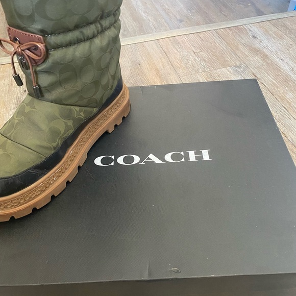 Coach nylon ski boot in Cactus 🌵 color, barely worn! - Picture 2 of 5
